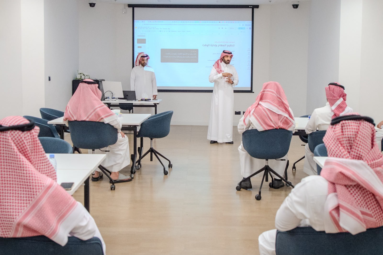 انطلاق أول برامج "الذكاء الاصطناعي للقادة" ضمن برنامج الأمير عبدالعزيز بن سعد لبناء القدرات التقنية بحائل‬