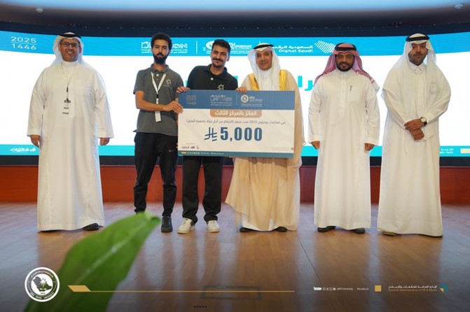 نفخر بفوز المتدربين اسلام ابو رحمة وابراهيم عشري بفوزهم بجائزة اليونيثون بالمركز الثالث 