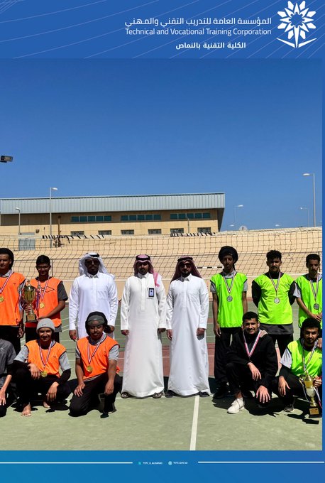 جانب من تكريم وكيل شؤون المتدربين الفرق الفائزة 