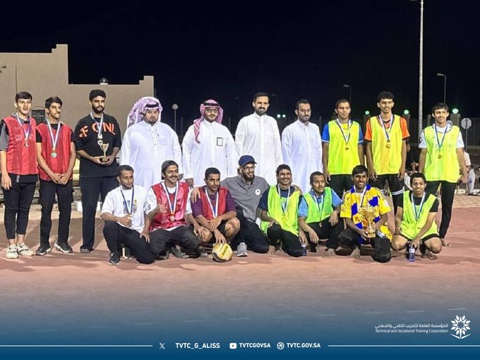 بطولة الطائرة1.jpg