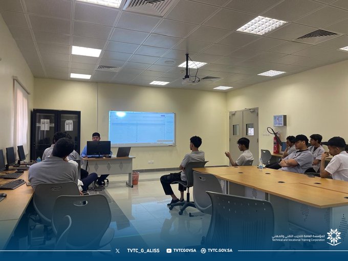 محاضرة عن تطبيقات قوقل 2.jpg