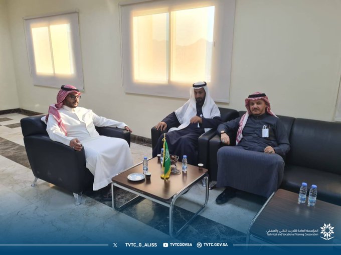 زيارة فرق الجودة لمتابعة بدء الفصل الثاني 1.jpg