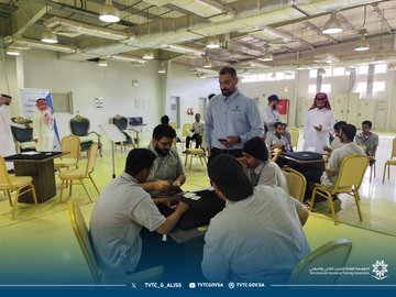 إقامة بطولة سعادة عميد الكلية للبلوت