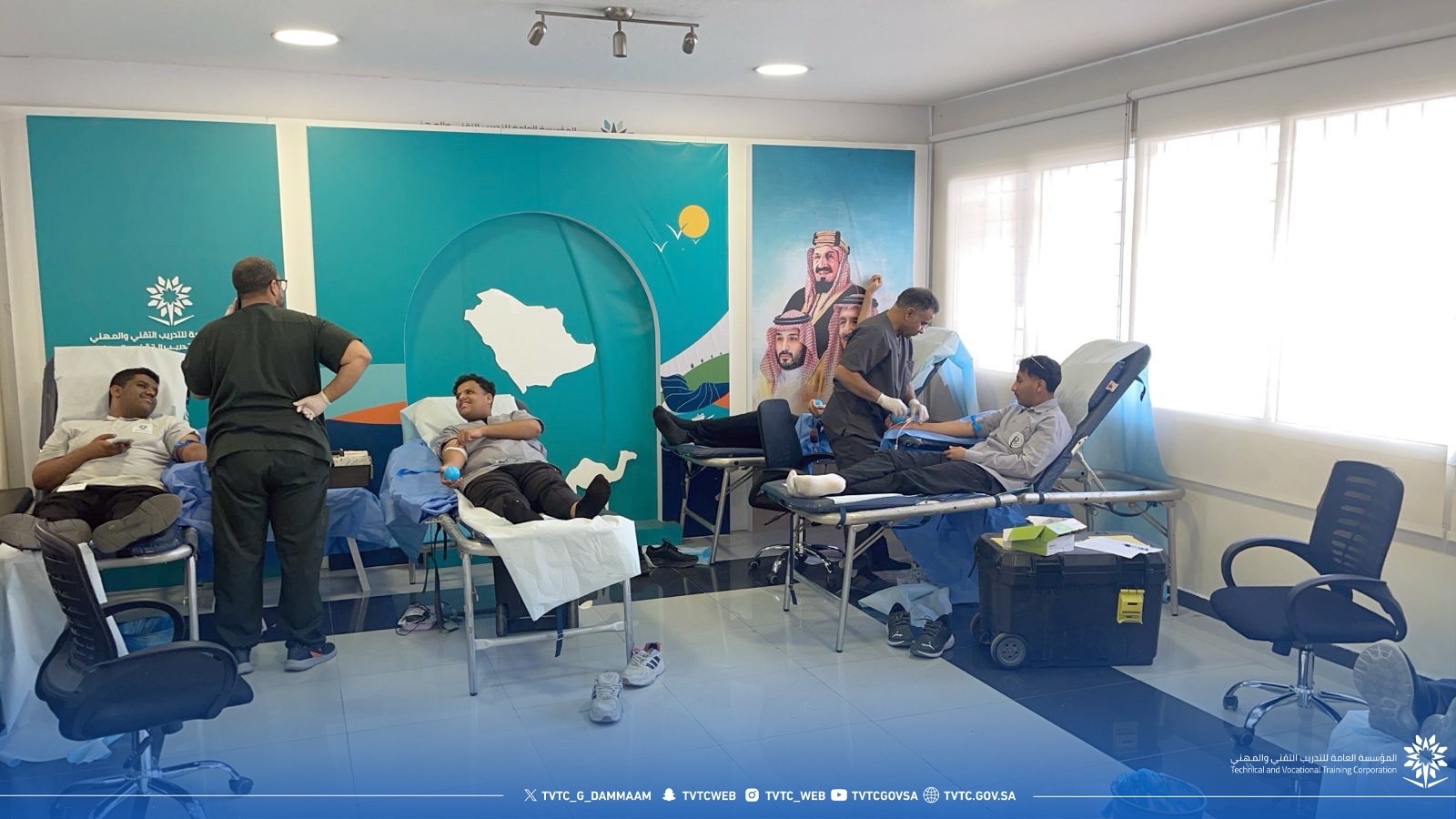 شاركت الكلية التقنية بالدمام، بدعوة من الإدارة العامة للتدريب التقني والمهني بالمنطقة الشرقية، في حملة التبرع بالدم