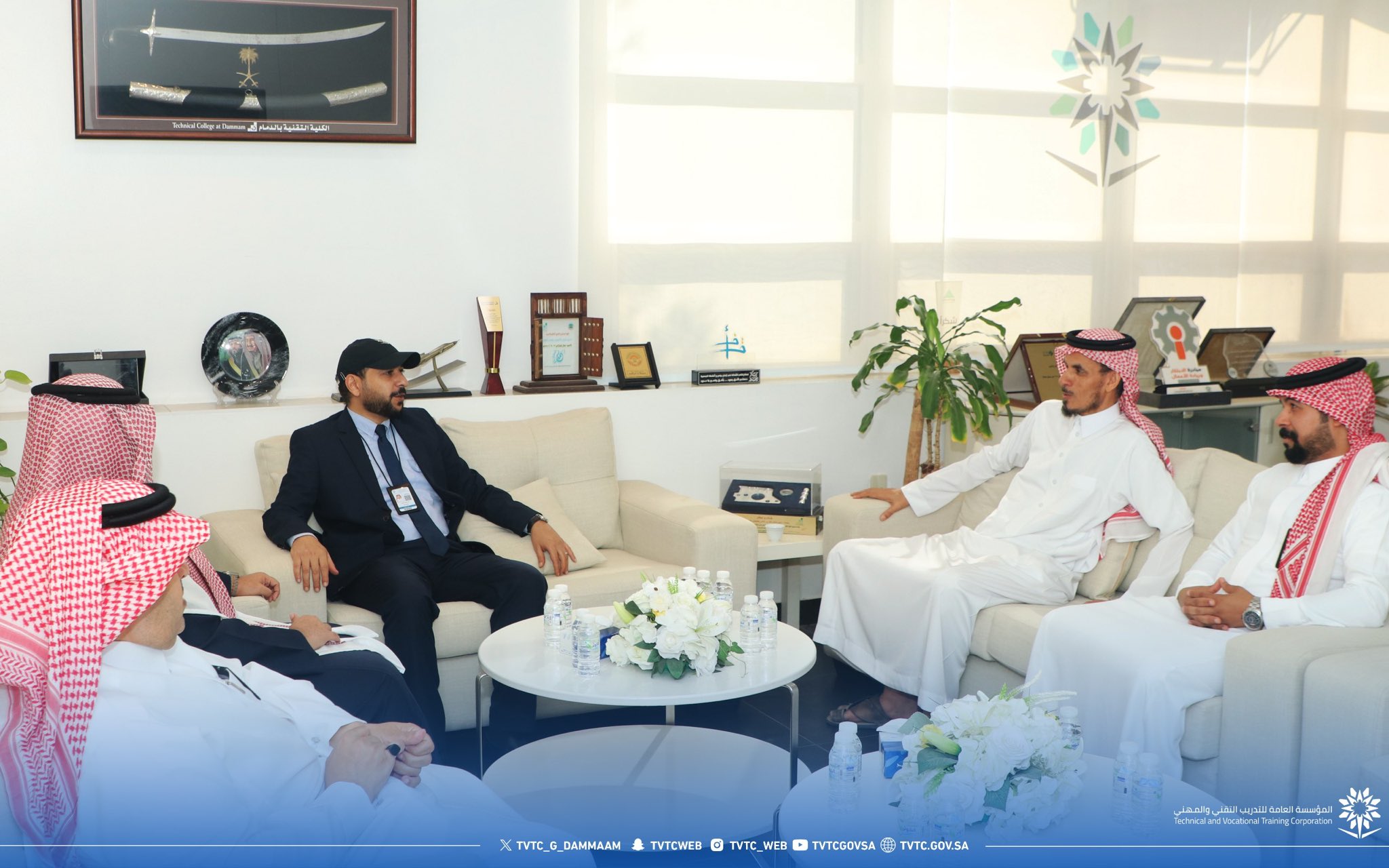 استقبل سعادة عميد الكلية التقنية بالدمام مدير المشاريع ببرنامج متقن لخدمة المجتمع الأستاذ راكان بن دخيل الله العرفي وذلك في إطار تعزيز أواصر التعاون المشترك بين الجهتين.​​