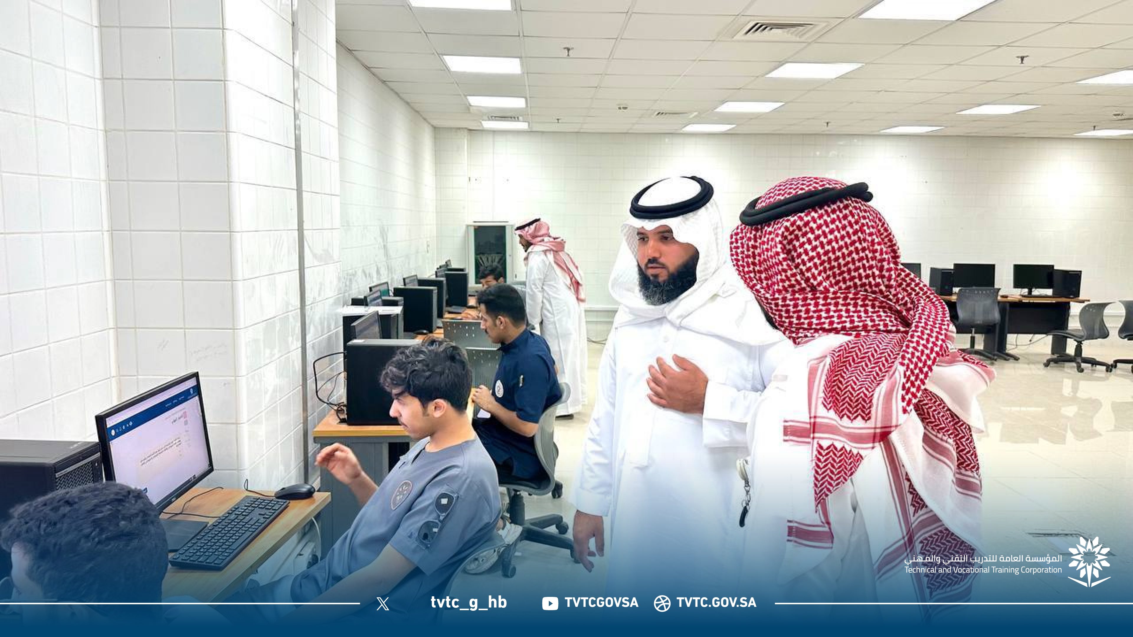 زيارة مشرف المناهج والإشراف التخصصي بالإدارة العامة للتدريب التقني والمهني بالمنطقة الشرقية للكلية 