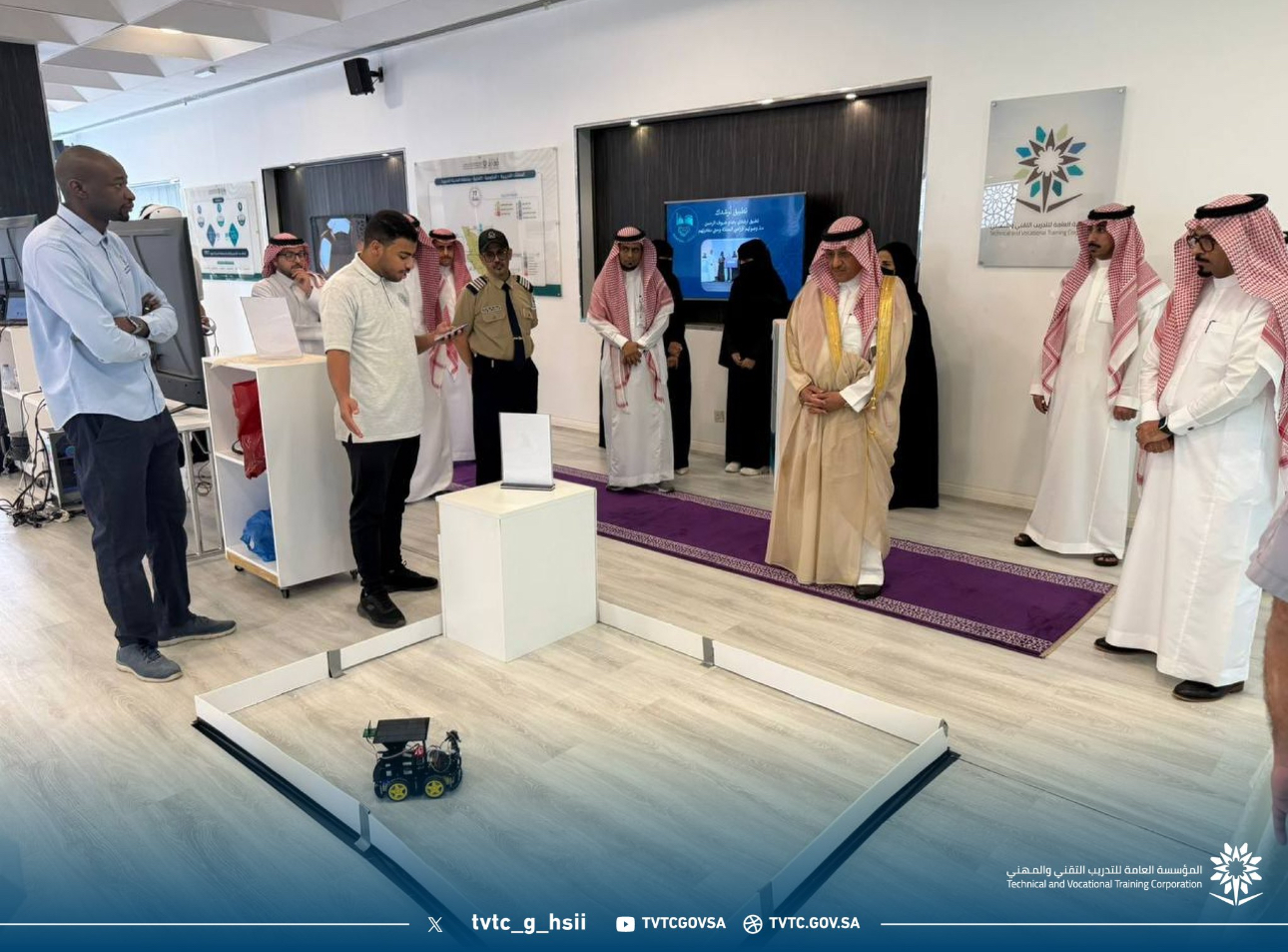 تغطية زيارة معالي وزير التعليم يوسف البنيان