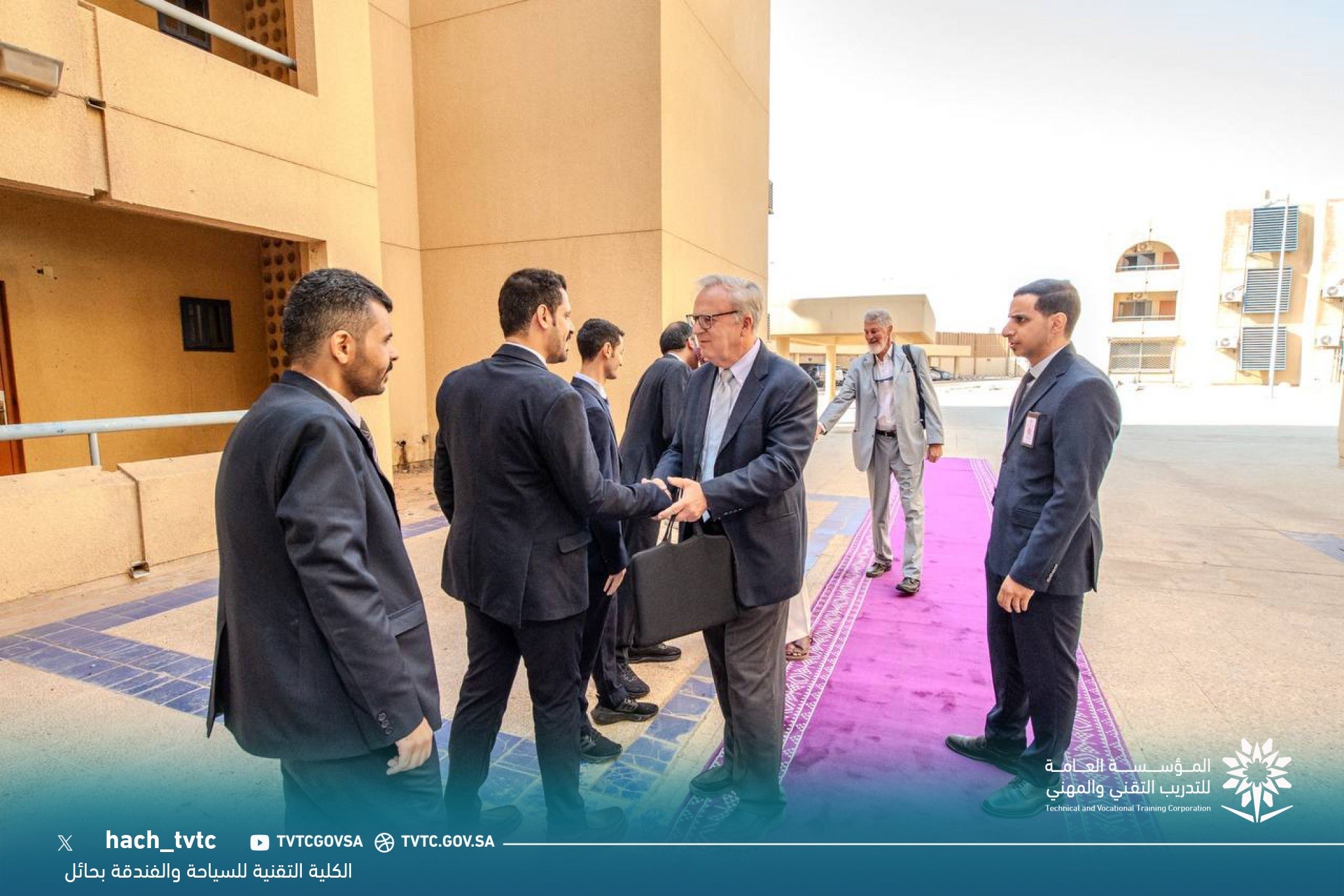 الكلية تستقبل فريق التقييم الخارجي من المركز الدولي للتميز في التعليم السياحي والضيافة (THE-ICE)