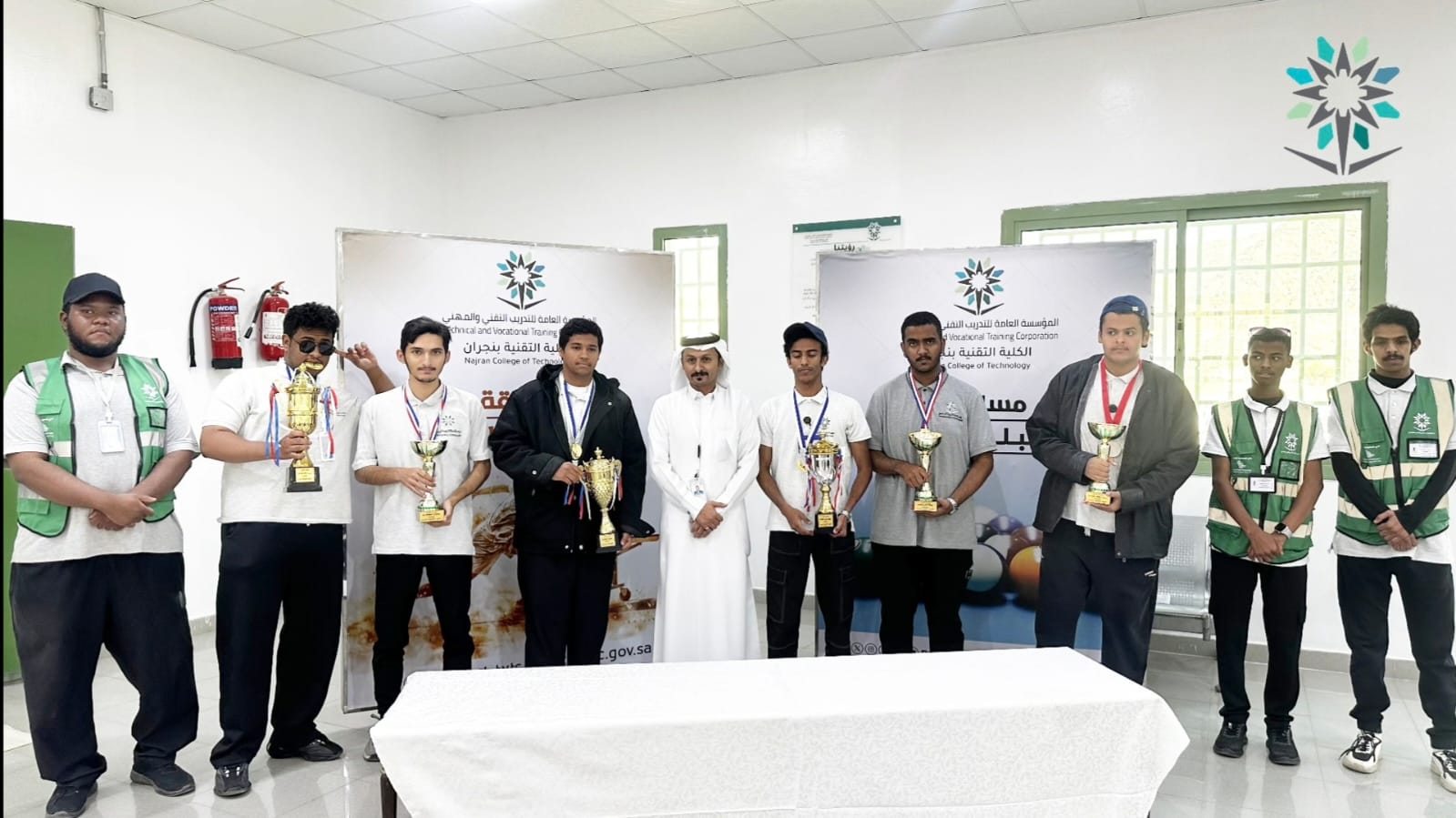 اختتام مسابقات الأنشطة الرياضية بالكلية التقنية بنجران وتتويج الفائزين في مختلف الألعاب