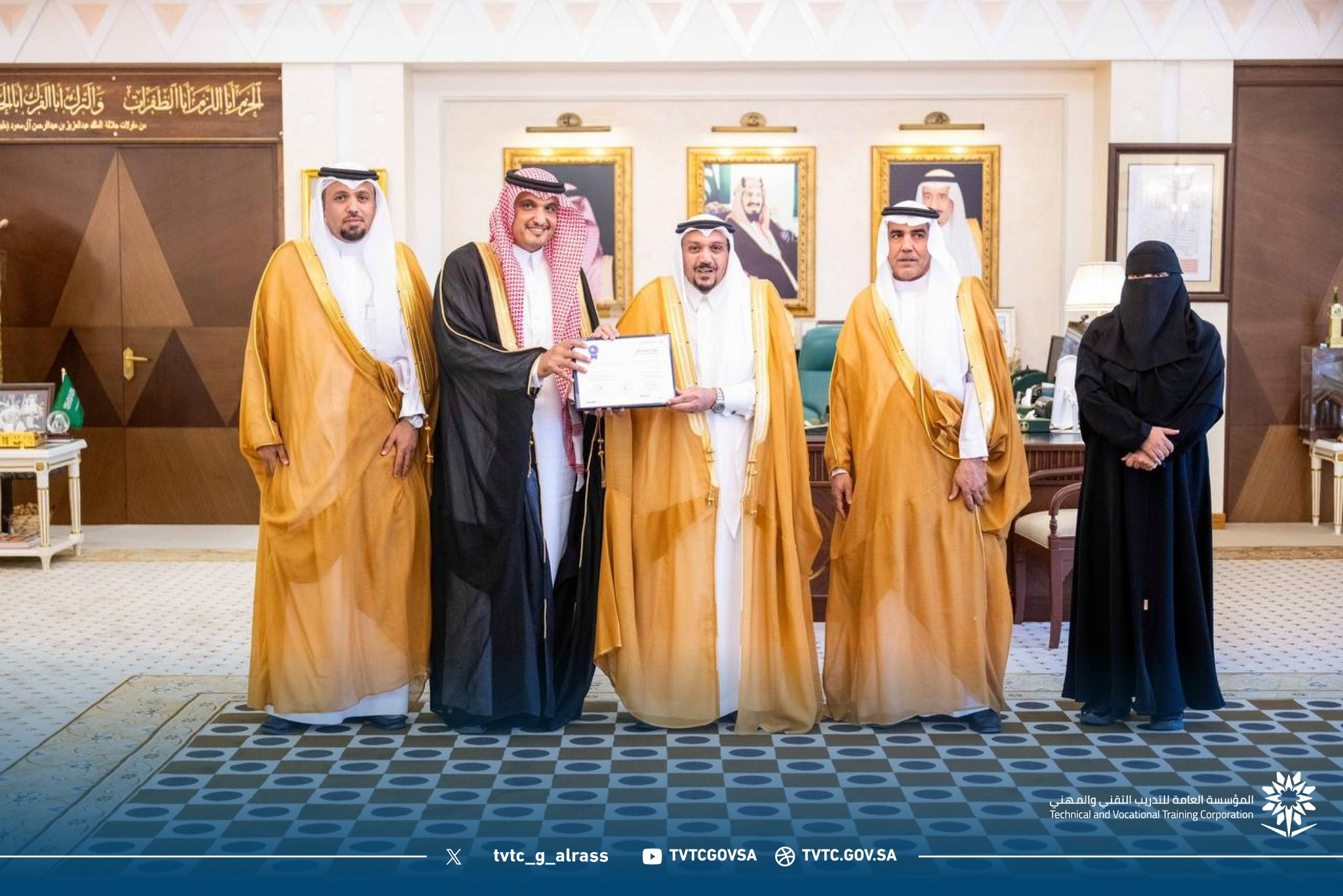 أمير القصيم يشيد بإنجاز الكلية التقنية بالرس بعد حصولها على الاعتماد المؤسسي الكامل