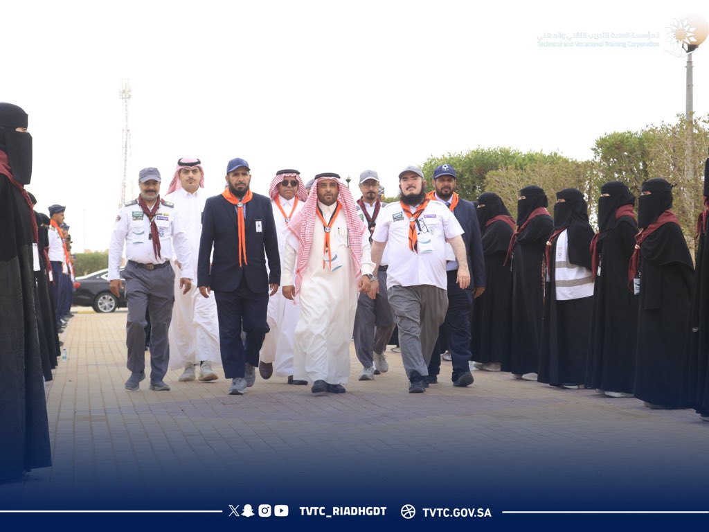 برعاية مدير الإدارة العامة لـ #التدريب_التقني والمهني بمنطقة الرياض م. بدر بن إبراهيم العبدالواحد وبحضور قيادات المنشآت التدريبية بالمنطقة، أُقيم أمس الحفل الختامي لبرنامج الدراسات الكشفية الأولية والتأسيسية، حيث صاحب الحفل تكريم الرعاة والمشاركين تقديرًا