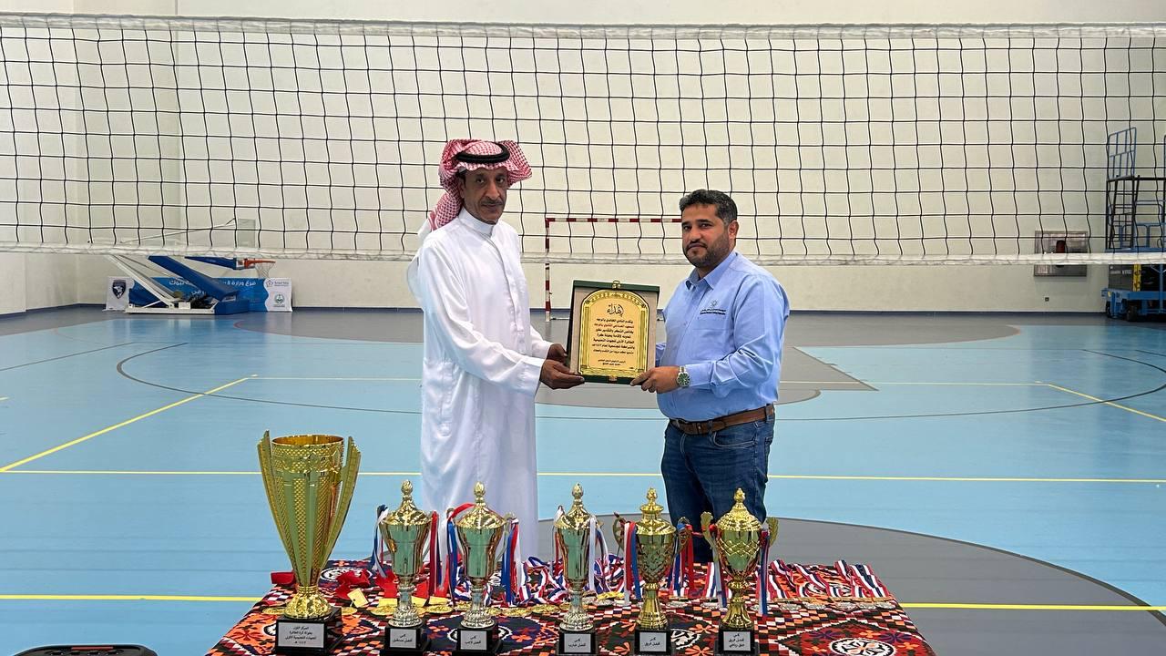 كرم نادي الخالدي الرياضي المعهد الصناعي الثانوي بالوجه نظير جهوده و تفعيل الشراكة المجتمعية لعام 1447هـ