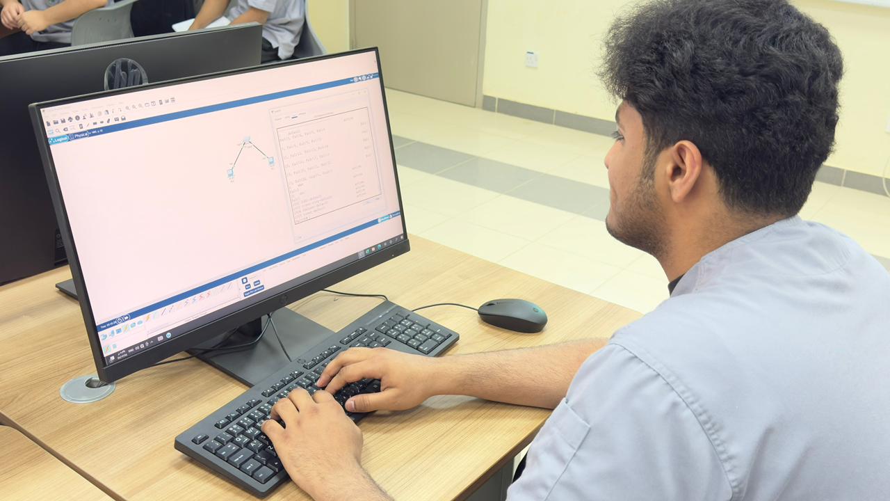 نسعى لتمكين المتدربين بالمهارات وفق أعلى معايير الجودة 