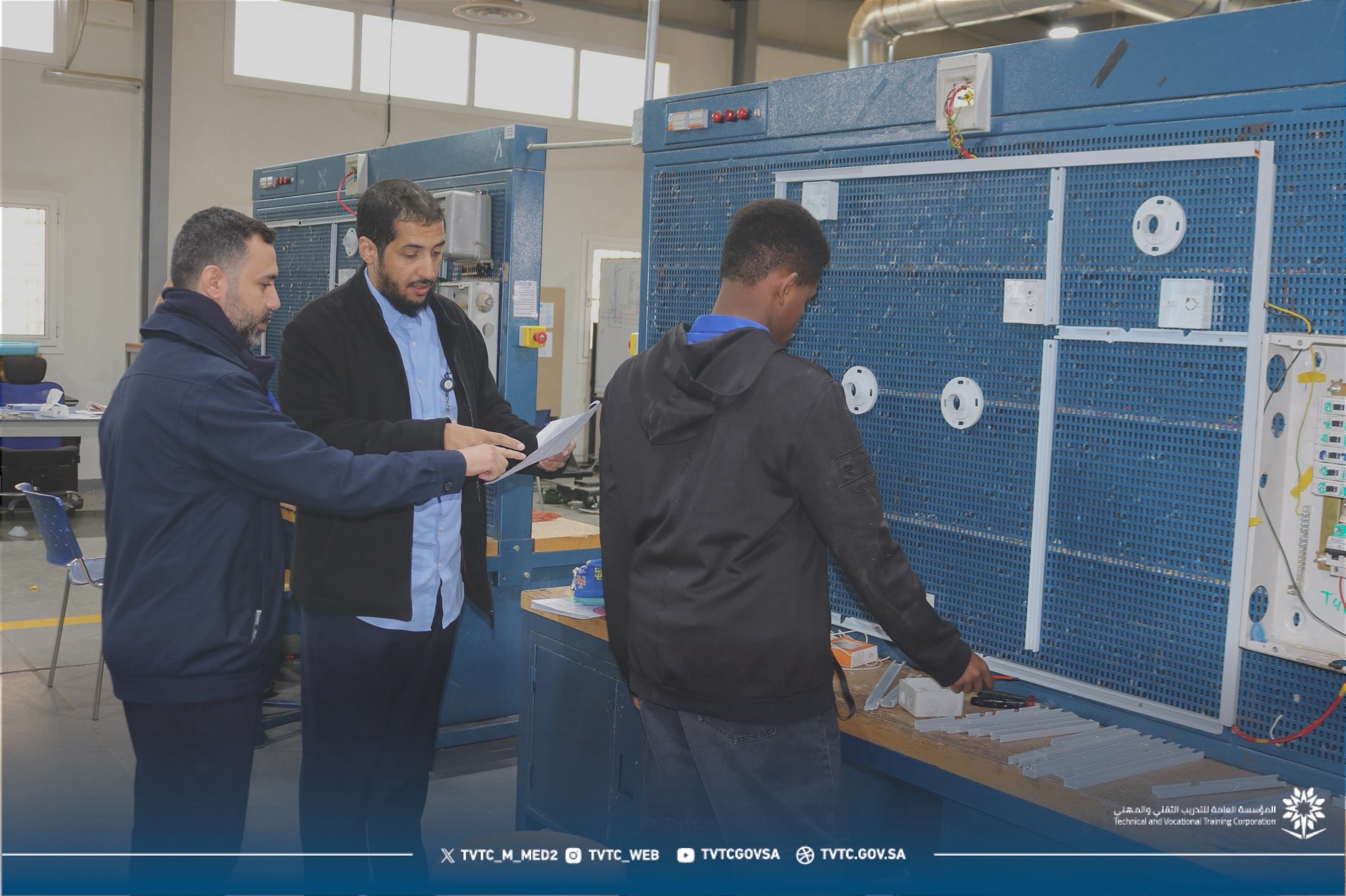 G8rjaI2WYAA1gaP.jfif